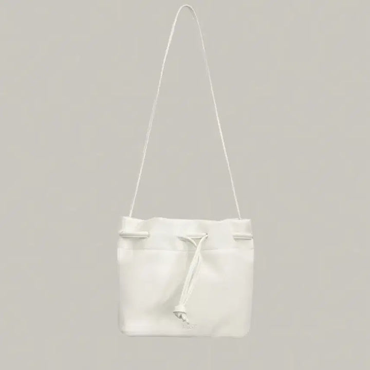 [BUNJANG] August Strap Bucket Bag Ivory / 어그스트 스트랩 버킷 백 아이보리