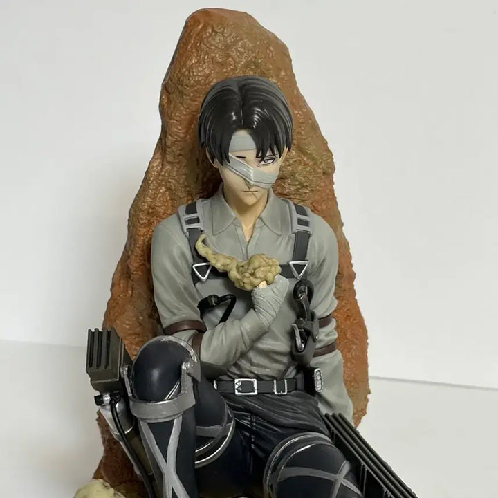 [BUNJANG] Attack on Titan Levi Ackerman Ichiban Kuji Figure / 진격의거인 진격거 리바이 병장님 피규어c상 제일복권 이치방쿠지