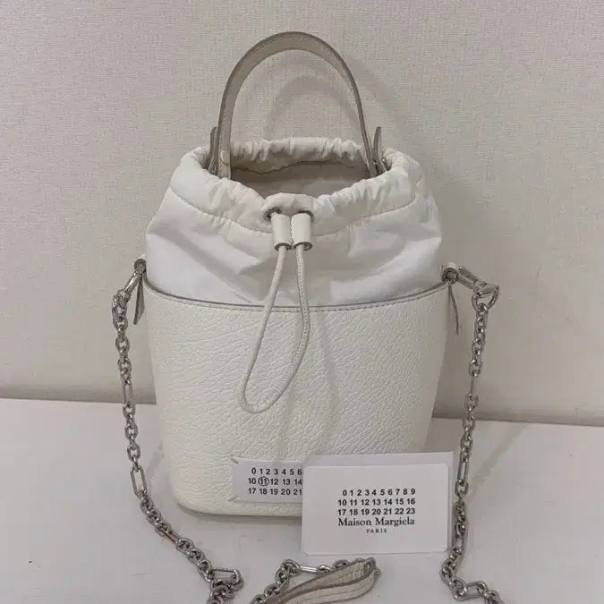 [BUNJANG] Maison Margiela 5AC Bucket Bag White / 메종마르지엘라 5AC 버킷백 화이트 (차정원가방