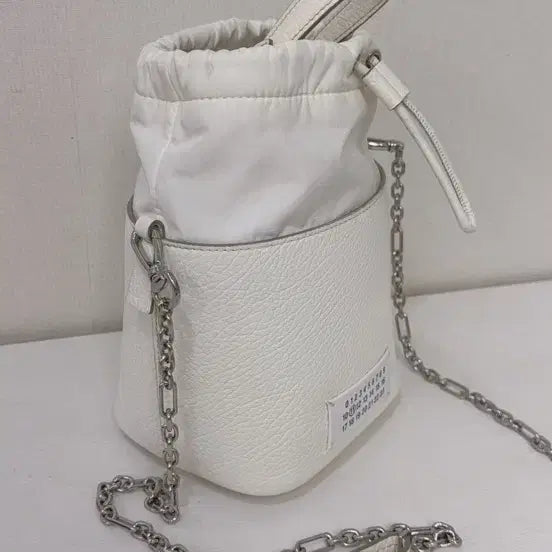 [BUNJANG] Maison Margiela 5AC Bucket Bag White / 메종마르지엘라 5AC 버킷백 화이트 (차정원가방