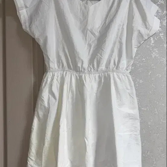 [SOLD OUT] 새상품/ 에이블리 반팔 미니 원피스