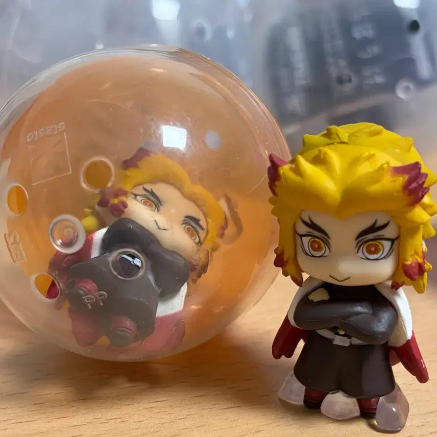 [BUNJANG] Demon Slayer Kyojuro Rengoku Gacha Capsule Toy / 귀멸의 칼날 나라분데스 렌고쿠 가챠