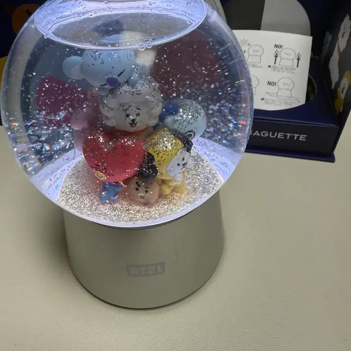 [BUNJANG] BT21 Character Snow Globe / BT21 캐릭터 스노우볼