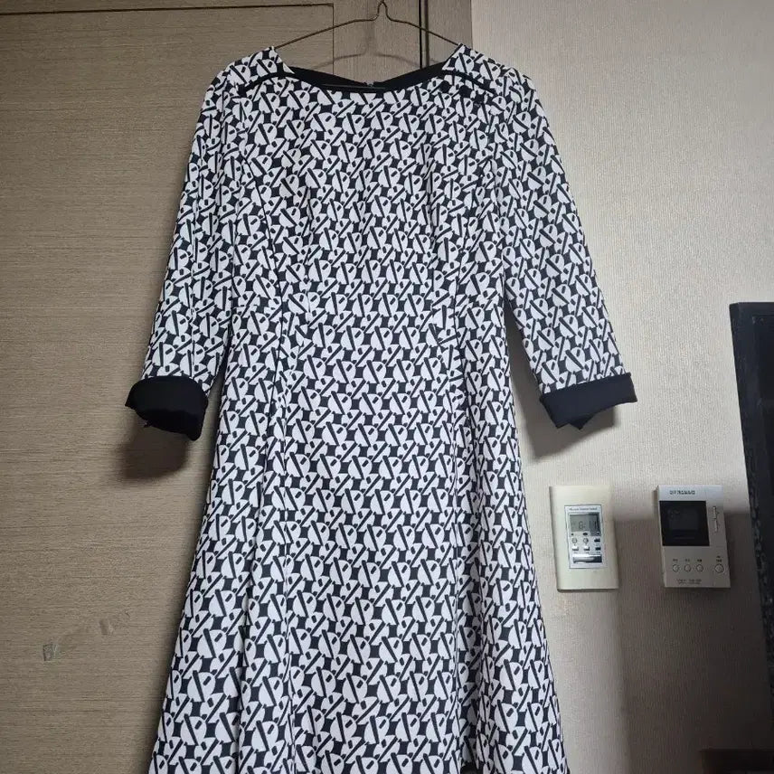 [BUNJANG] JIGOTT 3/4 Sleeve Pattern Dress / 지고트 칠부원피스