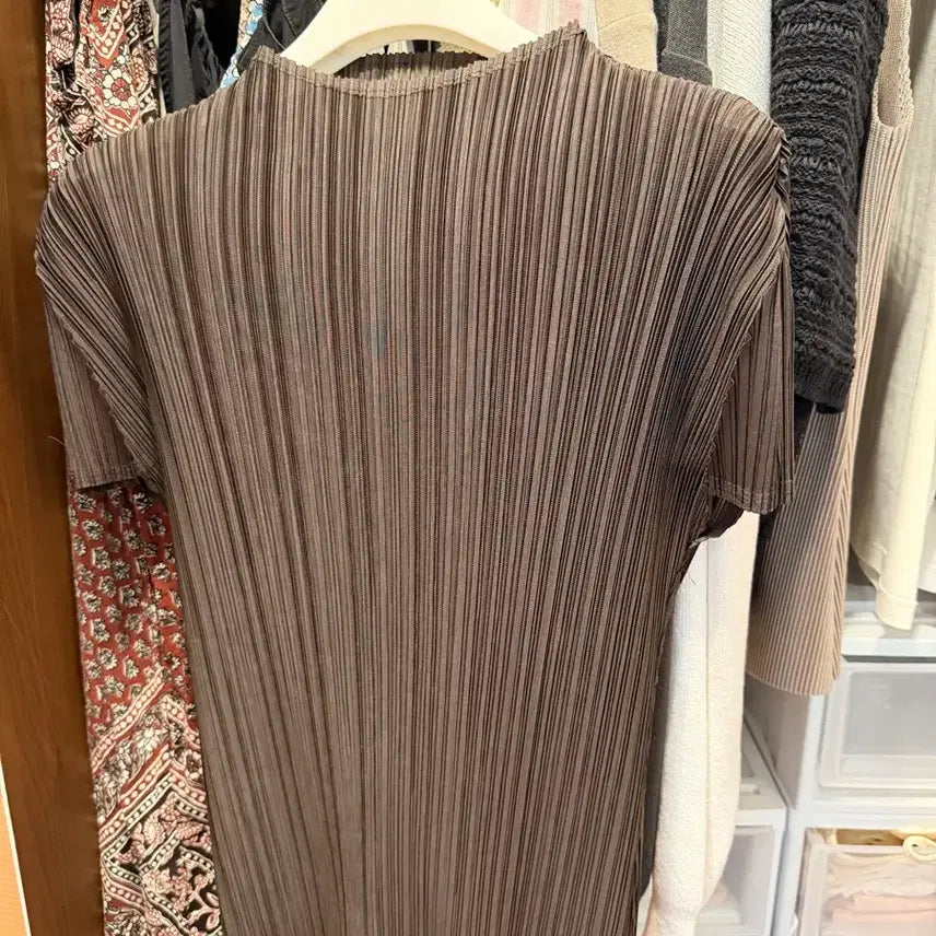 [BUNJANG] Myrim 409 Pleated High Blouse Brown / 마이림 409 플리츠 하이블라우스 브라운