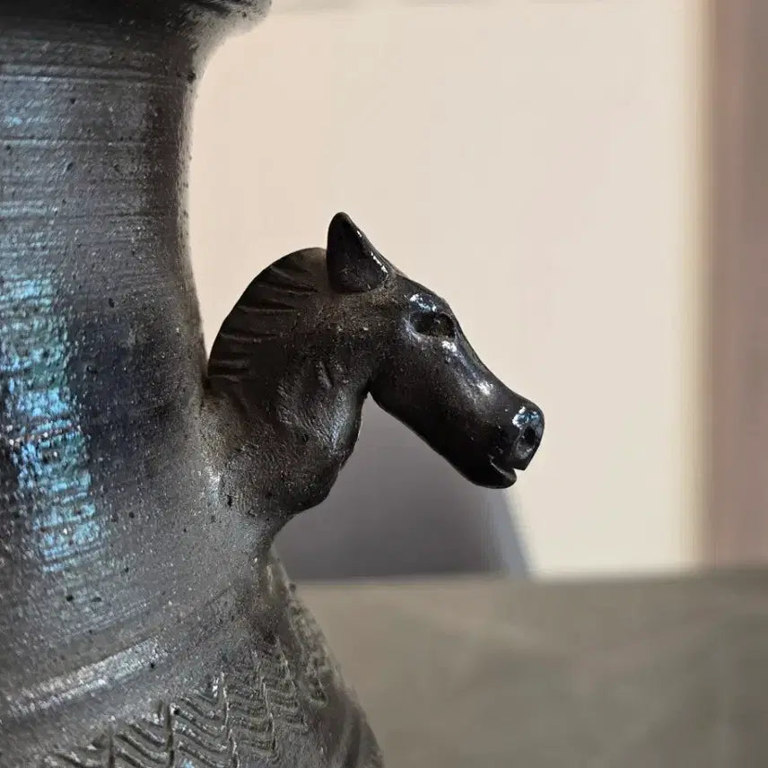 [BUNJANG] Korean Horse Head Celadon Vase Ceramic Art / 말머리 토기 화병 /작가 도예 작품