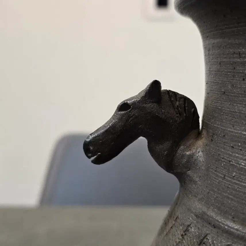 [BUNJANG] Korean Horse Head Celadon Vase Ceramic Art / 말머리 토기 화병 /작가 도예 작품