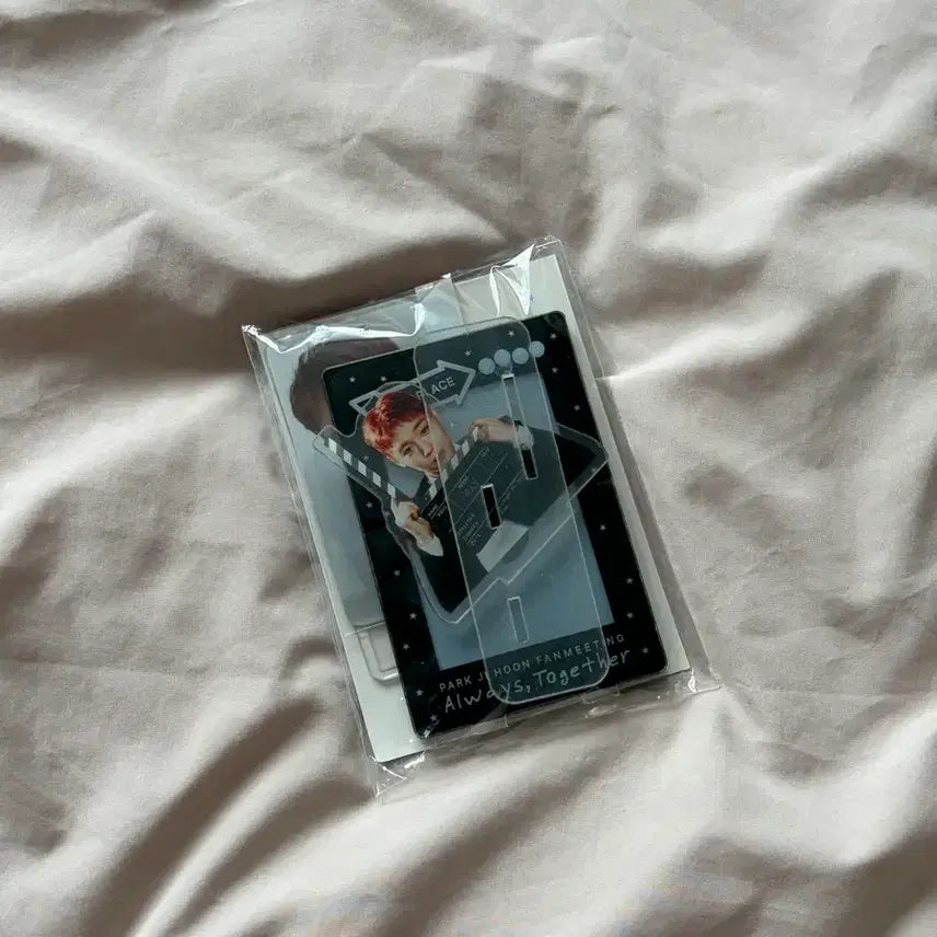 [BUNJANG] Park Ji Hoon Same Seat MD Acrylic Photo Stand with Photocard / 박지훈 같은자리엠디 아크릴 포토 스탠드 포카포함