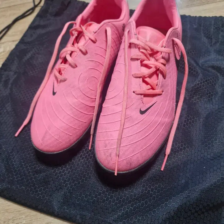 [BUNJANG] Nike Phantom GX TF Futsal Shoes Pink Size 265 / 나이키 팬텀 GX TF 풋살화 핑크 265