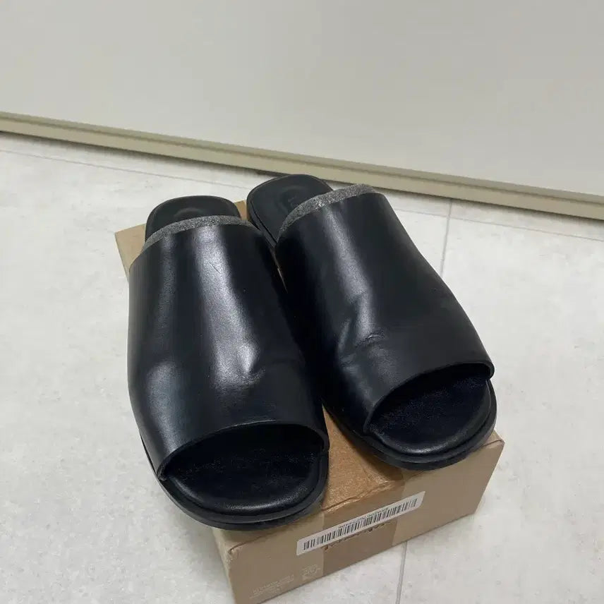 [BUNJANG] REDICAR Jony Leather Slippers Size 270 / 레디카르 조니 270 가죽 슬리퍼