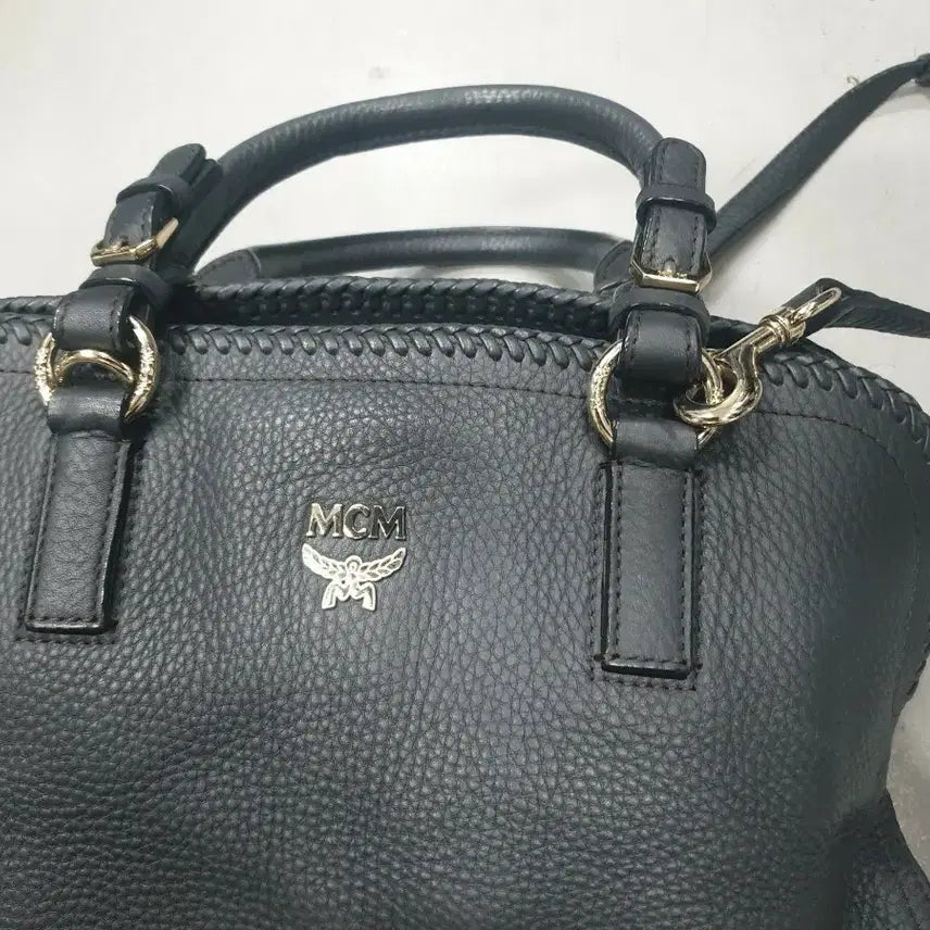 [BUNJANG] MCM Black Leather Tote Crossbody Bag / MCM  블랙 가죽 토트 크로스백