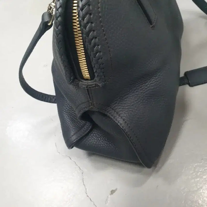 [BUNJANG] MCM Black Leather Tote Crossbody Bag / MCM  블랙 가죽 토트 크로스백
