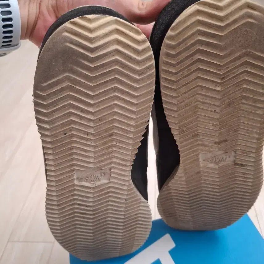 [SOLD OUT] 나이키 코르테즈 275 판매