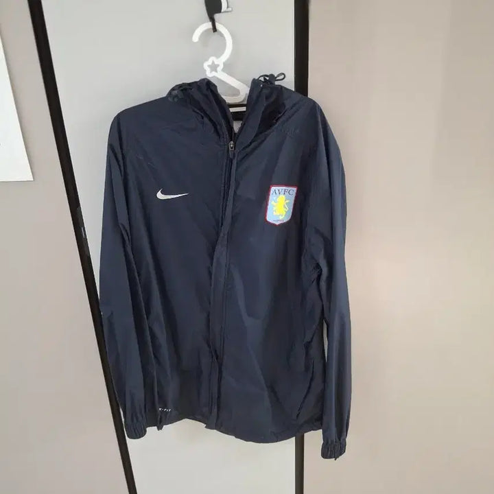 [SOLD OUT] 아스톤빌라 바람막이 사이즈 L 판매