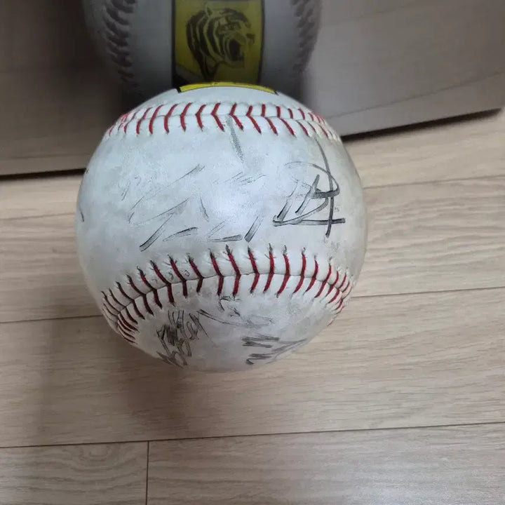 [BUNJANG] Haitai Tigers Large Signed Baseball / 해태타이거즈 대형구 싸인볼, 출범기아타이거즈 프로야구단