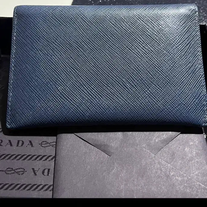 [BUNJANG] Prada Saffiano Leather Card Holder with Box and Authenticity Card / [정품/풀구성] 프라다 사피아노 카드/반지갑 (박스, 개런티카드 포함