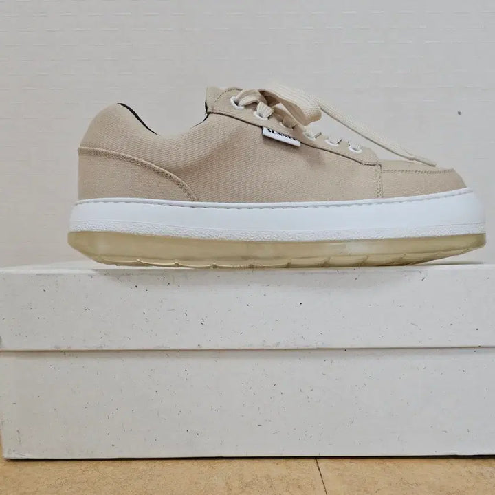 [SOLD OUT] 써네이 SUNNEI 스니커즈 (EU40 사이즈)