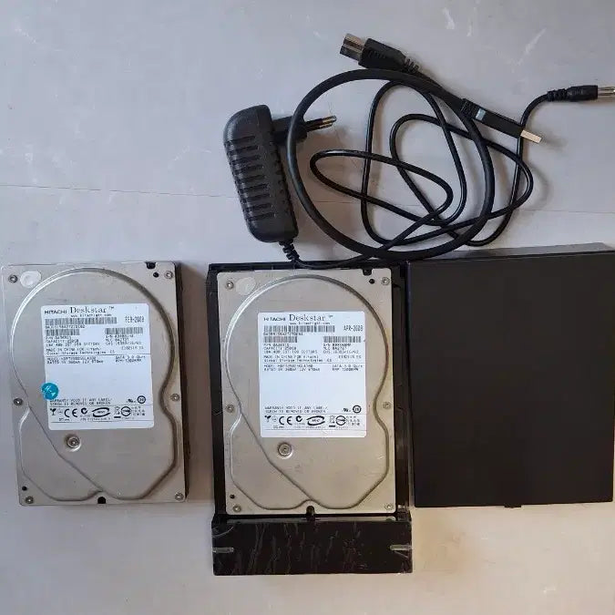 [BUNJANG] Hitachi 3.5-inch SATA HDD 250GB (2 Units) / 3.5인치 HDD SATA 히타치 250GB x 2개