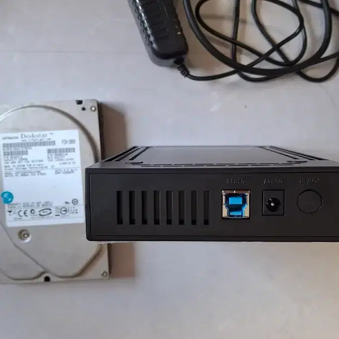 [BUNJANG] Hitachi 3.5-inch SATA HDD 250GB (2 Units) / 3.5인치 HDD SATA 히타치 250GB x 2개