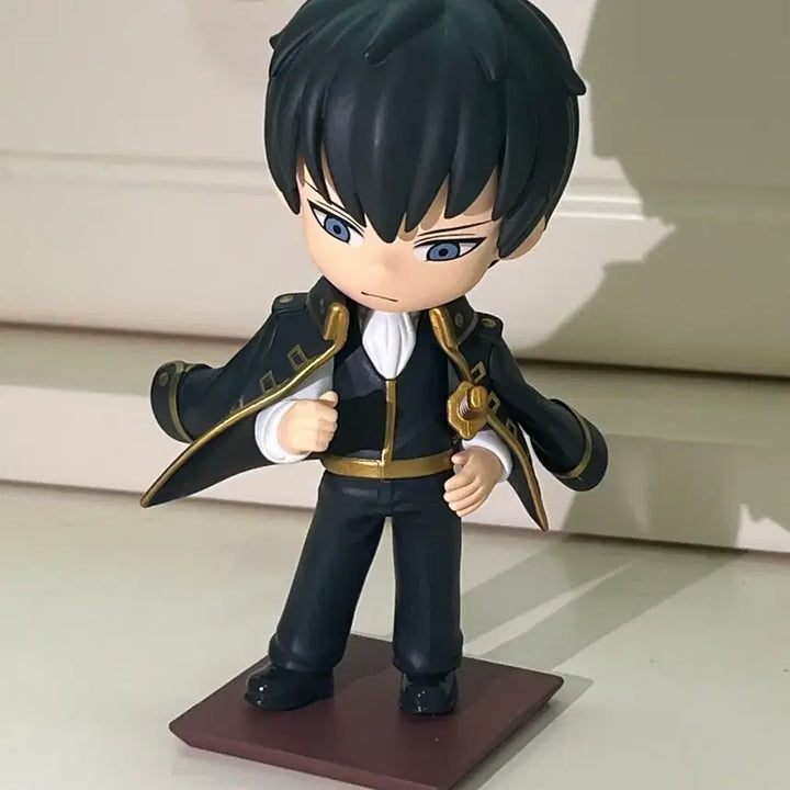 [BUNJANG] Pop Mart Gintama Welcome to Yorozuya Toshizo Hijikata Figure / 팝마트 은혼 웰컴 투 요로즈야 히지카타 토시로 피규어