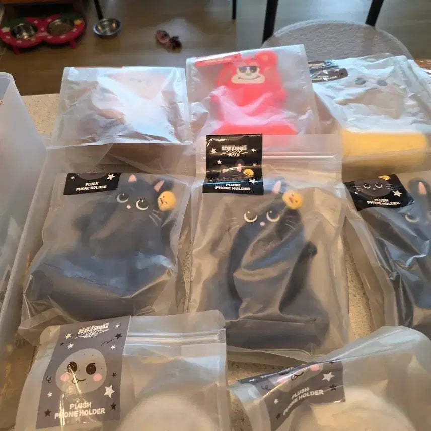 [BUNJANG] RIIZE Rize &amp; Cozy Dolli Woorakbam Ttolbyeong Ttonyangteok Phone Stand (Individual) / 라이즈 휴대폰 거치대 개별 판매 리즈코 용돌이 우락밤 똘병 토냥턱