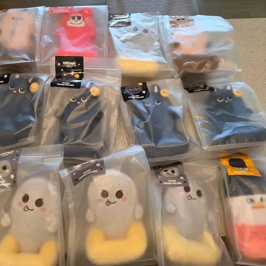 [BUNJANG] RIIZE Rize &amp; Cozy Dolli Woorakbam Ttolbyeong Ttonyangteok Phone Stand (Individual) / 라이즈 휴대폰 거치대 개별 판매 리즈코 용돌이 우락밤 똘병 토냥턱