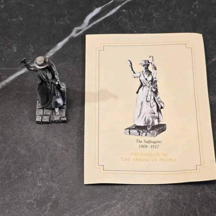 [BUNJANG] Franklin Mint 1978 Pewter Figurine "The Suffragette" / 1978 미국 Franklin Mint 주석 피규어 (설명서 포함)