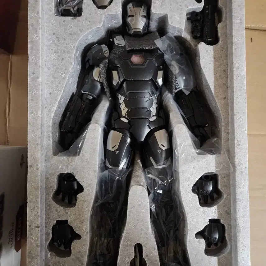[BUNJANG] Hot Toys Civil War War Machine Mark III Figure / 핫토이 시빌워 워머신 워머신 마크3 피규어