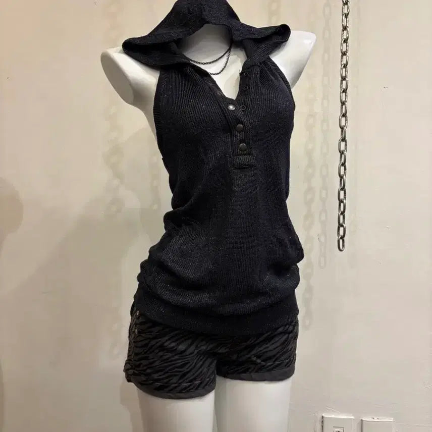 [BUNJANG] Button Hoodie Glitter Black Sleeveless Gya-ru Y2K Top / 버튼 후드 글리터 블랙 슬리브리스 갸루 y2k