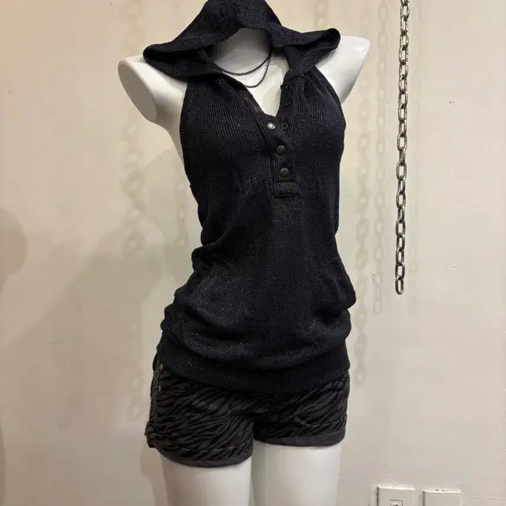 [BUNJANG] Button Hoodie Glitter Black Sleeveless Gya-ru Y2K Top / 버튼 후드 글리터 블랙 슬리브리스 갸루 y2k