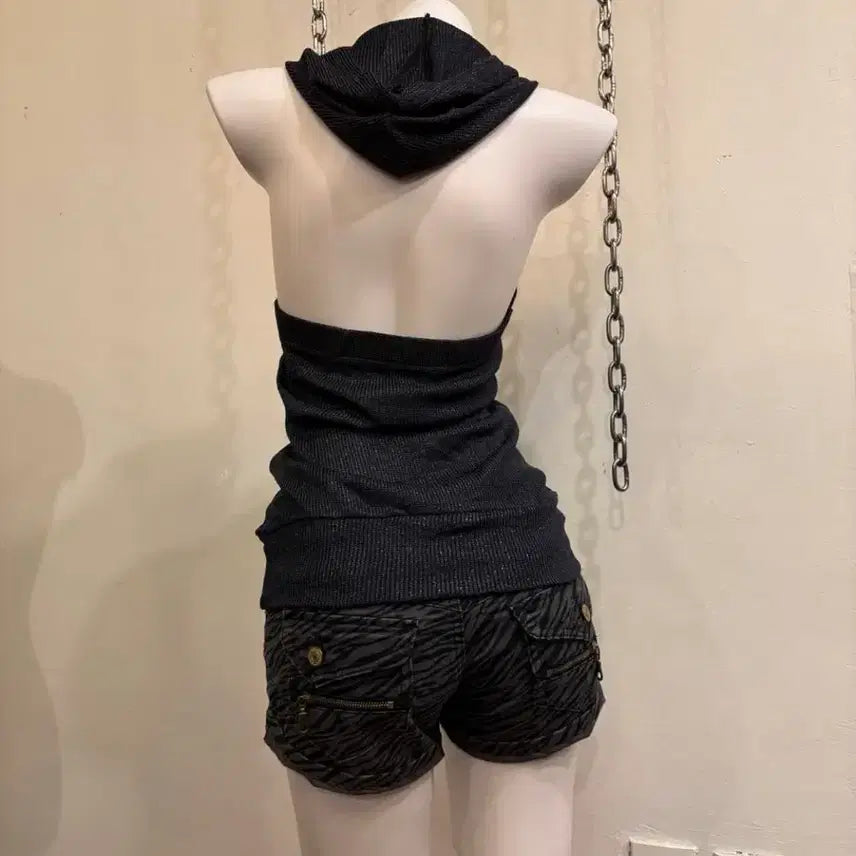 [BUNJANG] Button Hoodie Glitter Black Sleeveless Gya-ru Y2K Top / 버튼 후드 글리터 블랙 슬리브리스 갸루 y2k