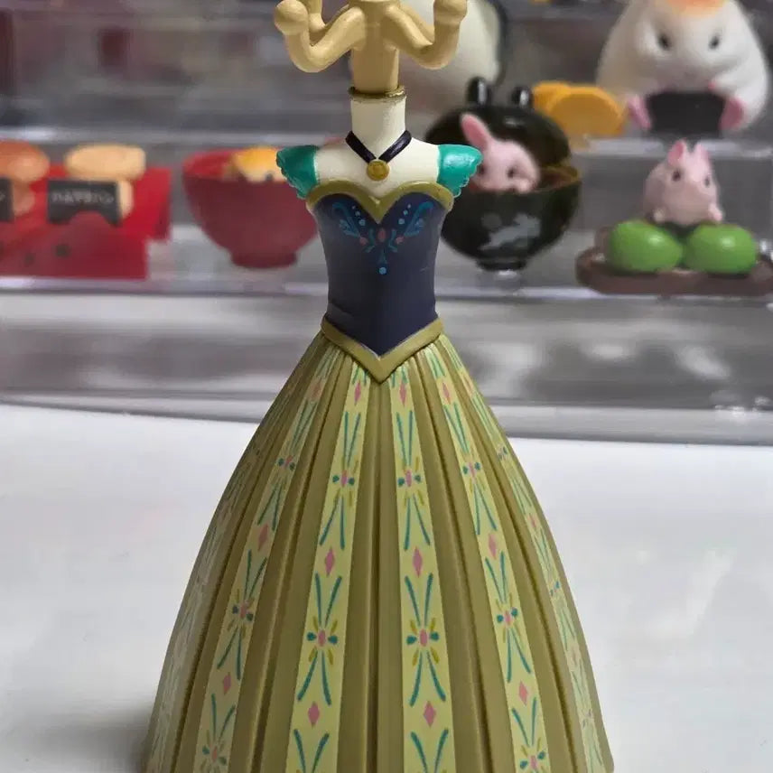 [SOLD OUT] 디즈니 겨울왕국 안나 토르소 가챠