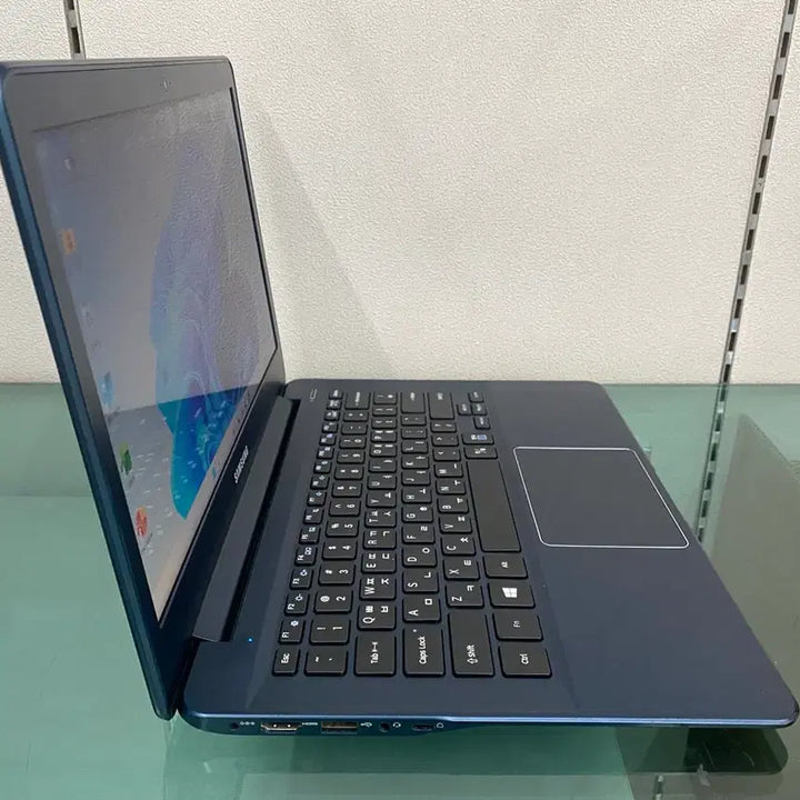 [BUNJANG] Samsung Notebook 9 Series 13.3" Full HD (Intel Core i5-5200U, 8GB RAM, 256GB M.2 SSD) / 13인치 i5-5200/8GB/M.2-256 삼성노트북. 무료배송
