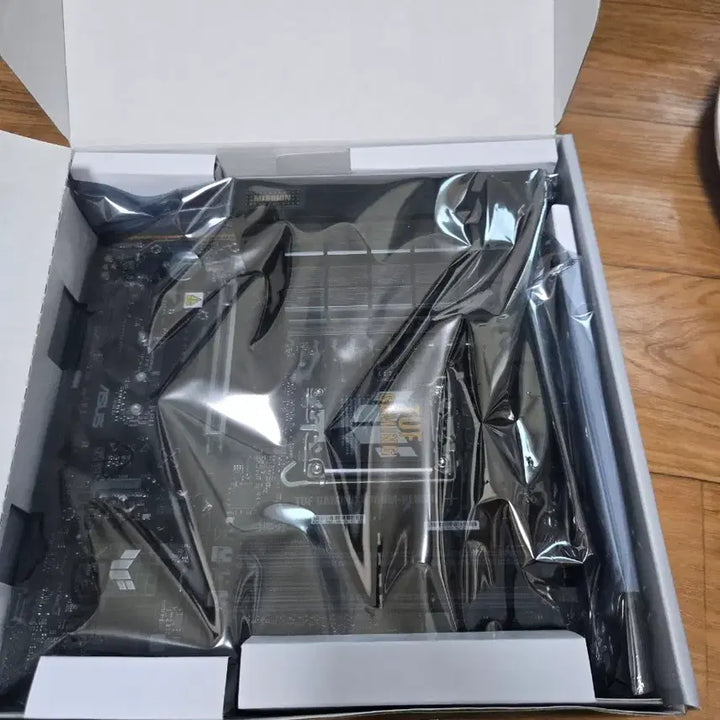 [SOLD OUT] asus tuf b760m-plus 2 새거랑 wifi, 블루스트 usb