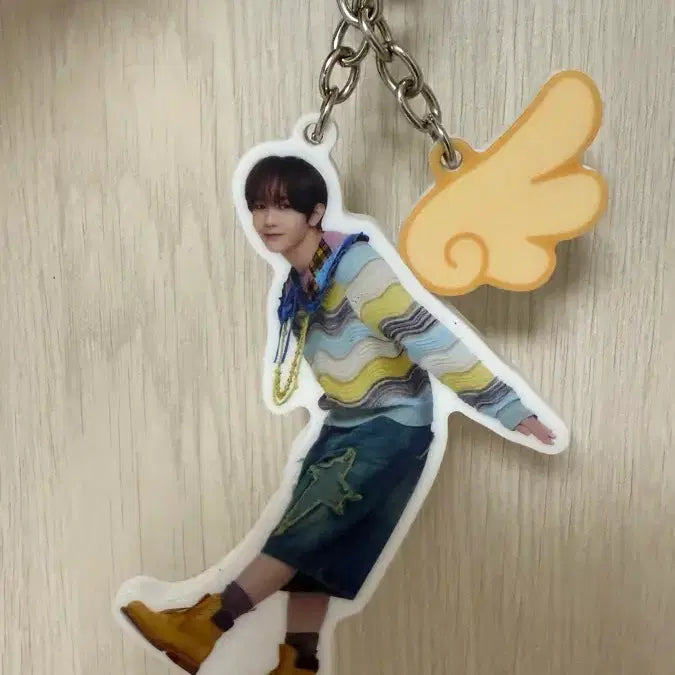 [BUNJANG] NCT WISH 2024 Japan Login Wings Magnet Keychain / 료 로그인 일투 굿즈 날개 키링