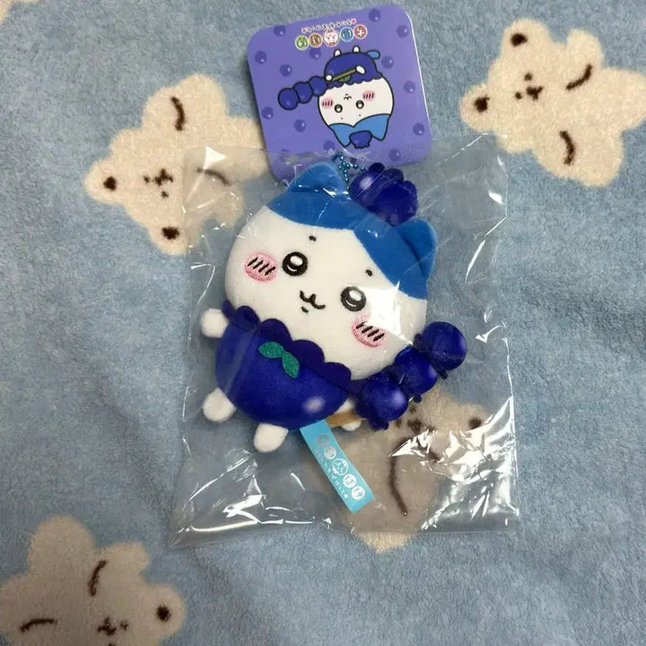 [BUNJANG] Chiikawa Pocket Fruit Mascot Hachware (Blueberry) / 치이카와 포켓 과일 마스코트 블루베리 하치와레
