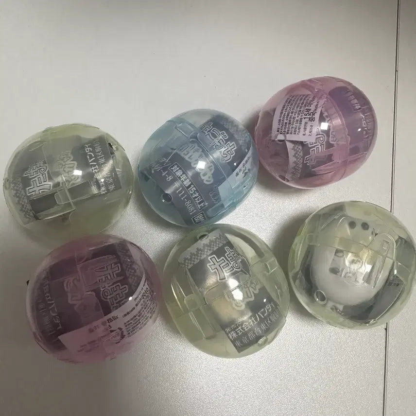 [BUNJANG] Tamagotchi Shakashaka Gacha Keychain (Pearl Pink/Pearl Blue) - Sealed / 다마고치 샤카샤카 가챠 키링 (펄핑크+흰색) 미개봉!!