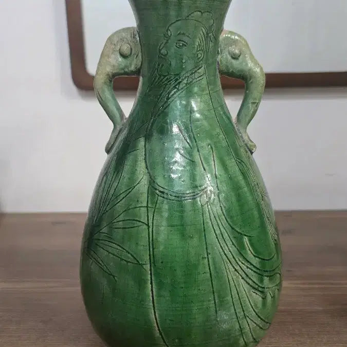 [BUNJANG] Celadon Glazed Figure Vase / 녹유 각화 인물 양이병