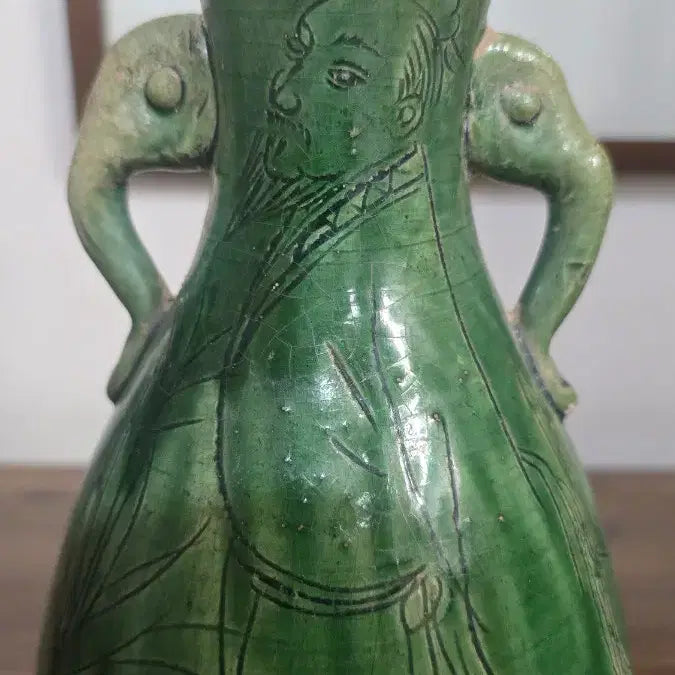 [BUNJANG] Celadon Glazed Figure Vase / 녹유 각화 인물 양이병