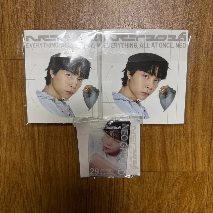 [SOLD OUT] 엔시티 10주년 단체 팝업 렌티큘러 키링 리워드 뱃지 쟈니