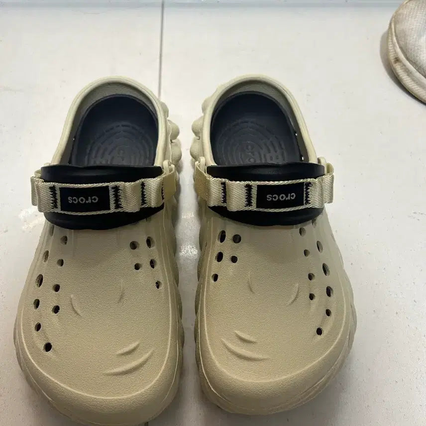 [BUNJANG] Crocs Echo Clog Beige / 크록스 에코 클로그 베이지 팝니디