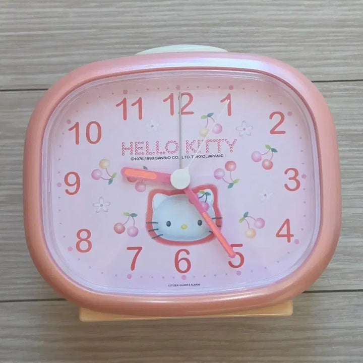 [BUNJANG] Vintage 1998 Sanrio Cherry Kitty Desk Clock / 고전-사용품)고전 체리키티 탁상시계 판매