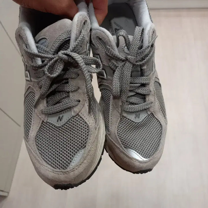 [BUNJANG] New Balance 2002R Grey Suede Sneakers (250) / 뉴발란스 2002R 그레이 스웨이드 운동화 250