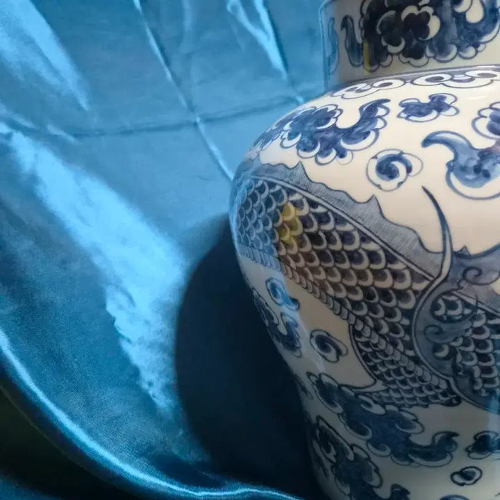 [BUNJANG] Blue and White Porcelain Vase with Dragon and Cloud Motif / 청화 수파어문 대관