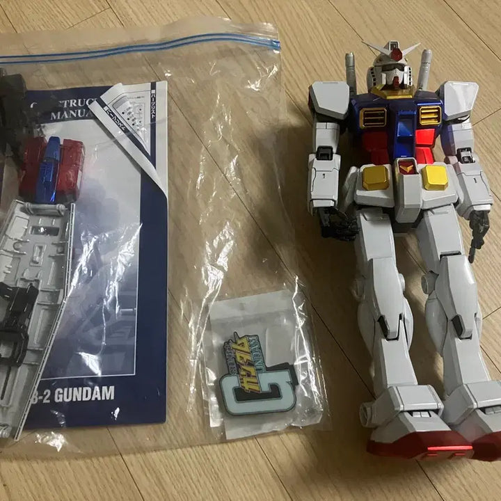 [BUNJANG] Bandai Perfect Grade (PG) First Gundam Titanium Finish Ver. Display Stand Included / Pg 퍼스트건담 티타늄피니쉬(티피) 버전 순조