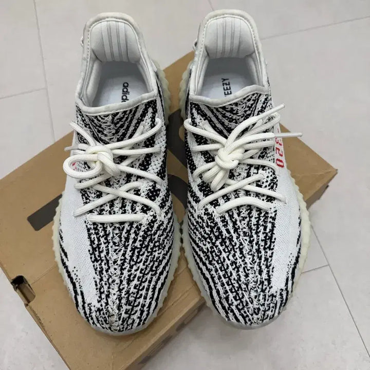 [BUNJANG] Adidas Yeezy Boost 350 V2 Zebra / 이지부스트 350 V2 지브라 265