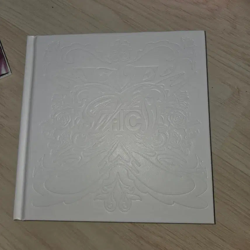 [BUNJANG] IVE SWITCH Album (Includes Wonyoung Individual Album) - No Photocard / 아이브 IVE  SWITCH 앨범(장원영 개인 앨범 포함)포토카드 없음