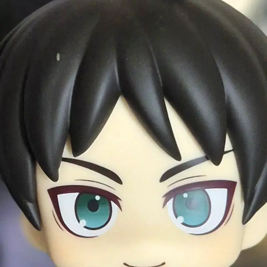 [BUNJANG] Attack on Titan Eren Yeager Look Up Figure with Cushion / 진격의거인 진격거 에렌 예거 룩업 방석포함 판매합니다