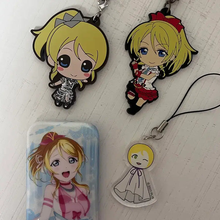 [BUNJANG] Love Live! Muse Ayase Eli Rubber Strap Keychain &amp; Sunshine Aqours Ohara Mari Teru Teru Bozu Acrylic Keychain Bundle / [일괄] 러브라이브 뮤즈 아야세 에리 키링 선샤인 아쿠아 오하라 마리