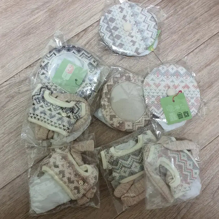 [SOLD OUT] 10cm인형옷 겨울스웨터 4벌 양도 옷장 10깅